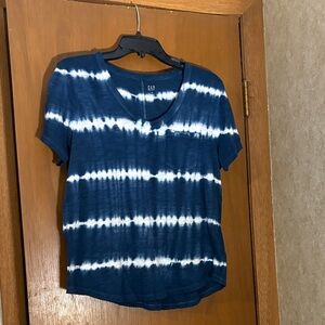GAP Eversoft Women's Tie Dyed Navy and White Striped Tee